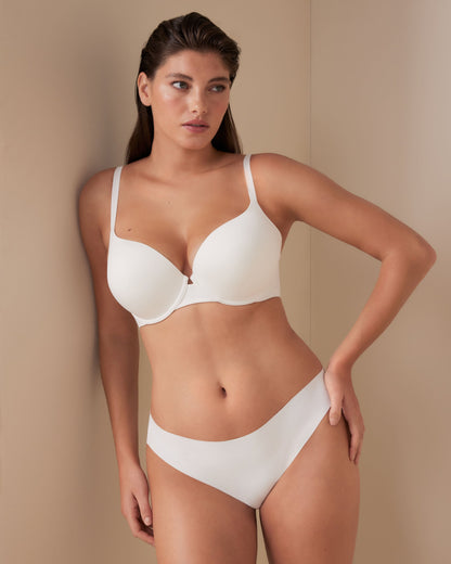 Model is 5'7\ and wears a size 14DD