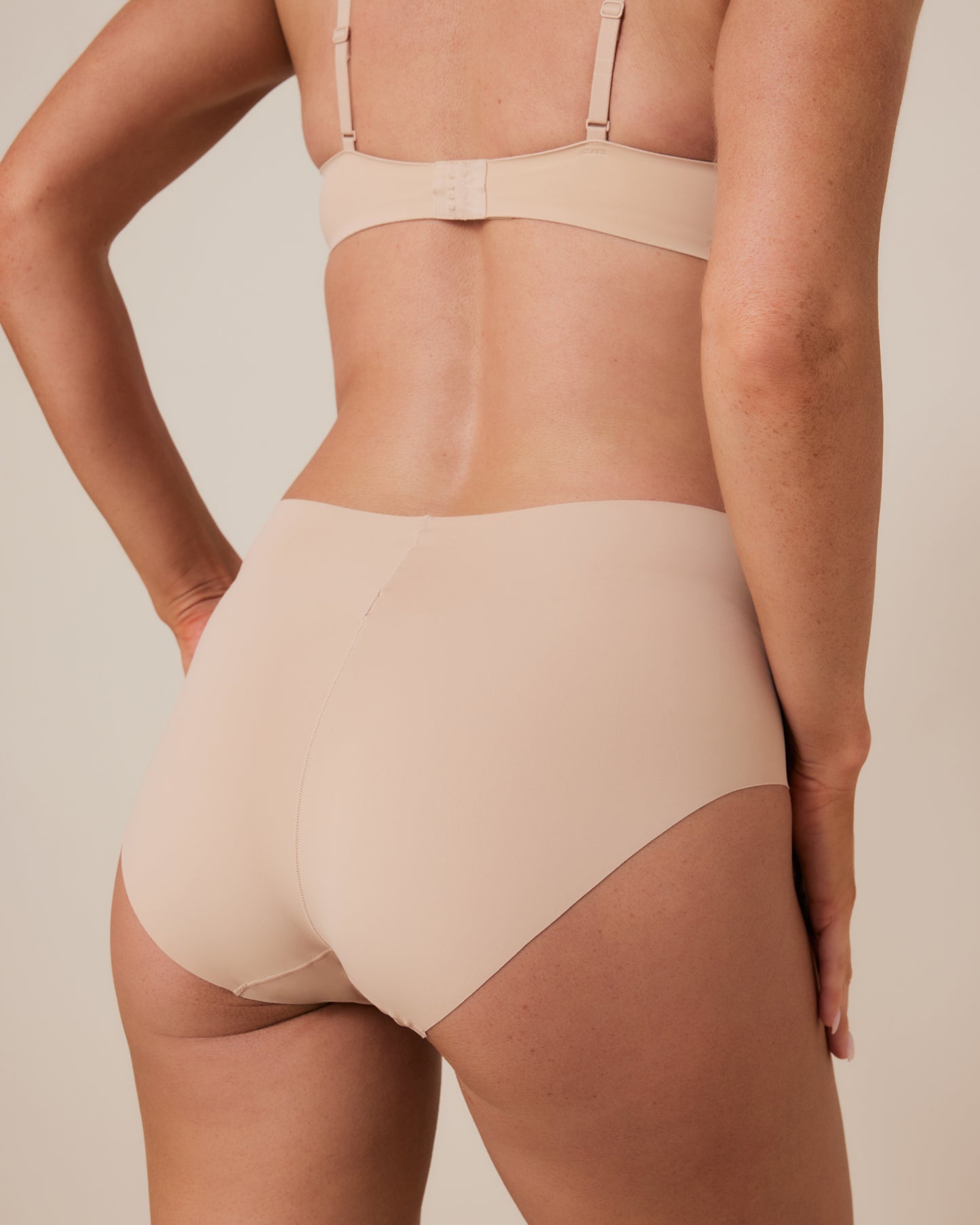 Invisibles Smooth High Waist