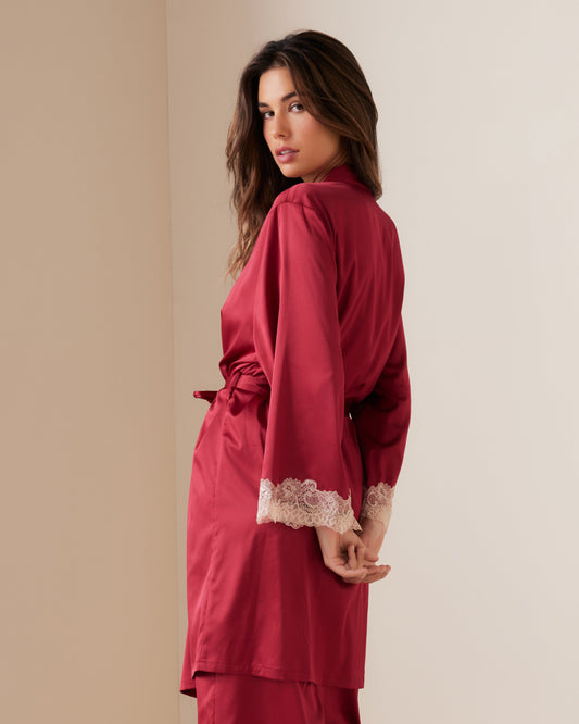 Model is 5'7\ and wears a size S