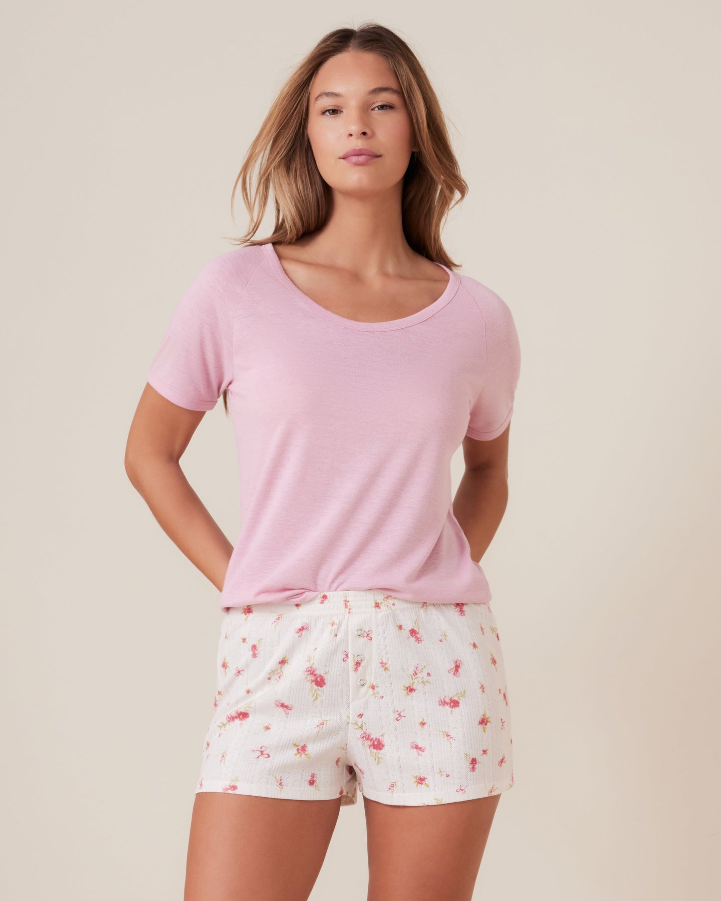 "default-model-info":"Model is 6'0\" and wears a size S"