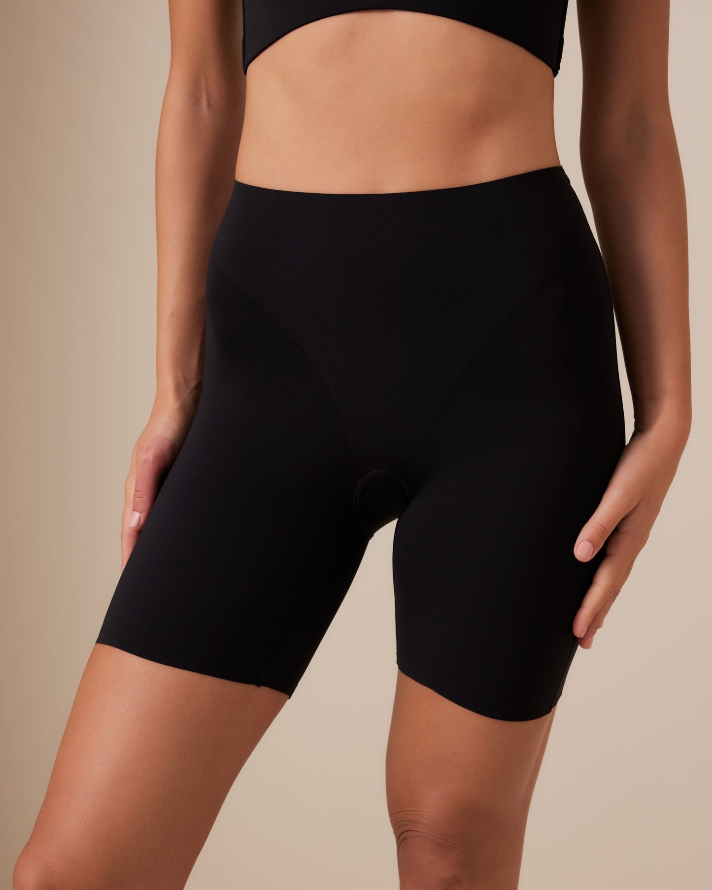Sculpt Shaping Short
