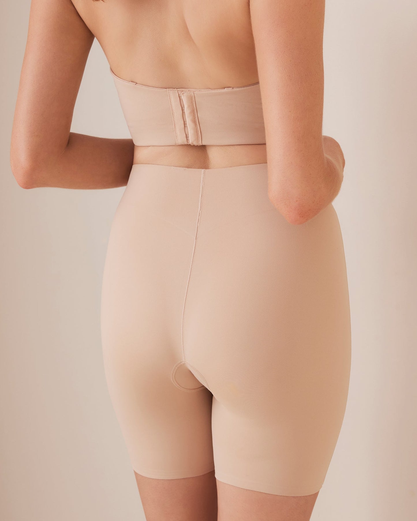 Sculpt Shaping Short