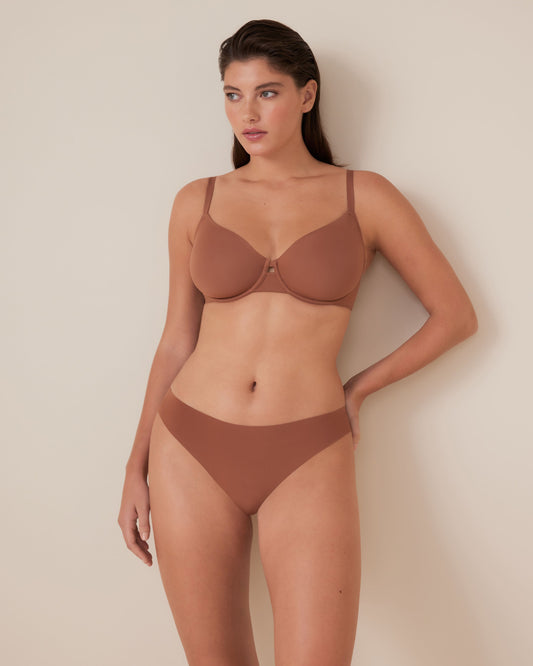 Model is 5'7\ and wears a size 14DD