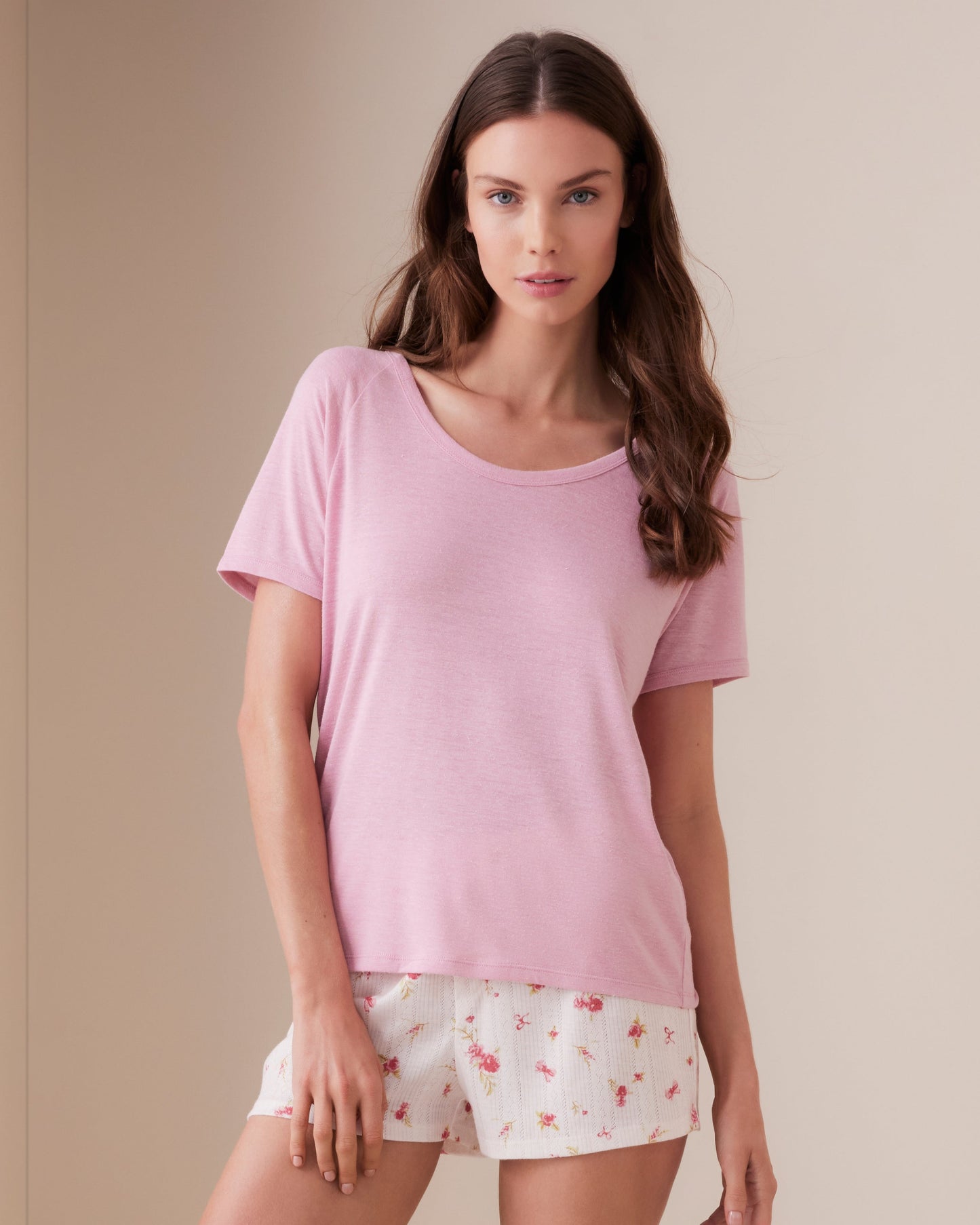 "default-model-info":"Model is 6'0\" and wears a size S"
